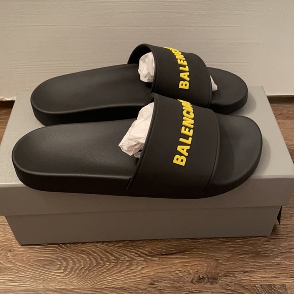 Balenciaga Black & Yellow Rubber Logo Pool Slides Sandals Size 40 EU 7 US - Picture 2 of 9